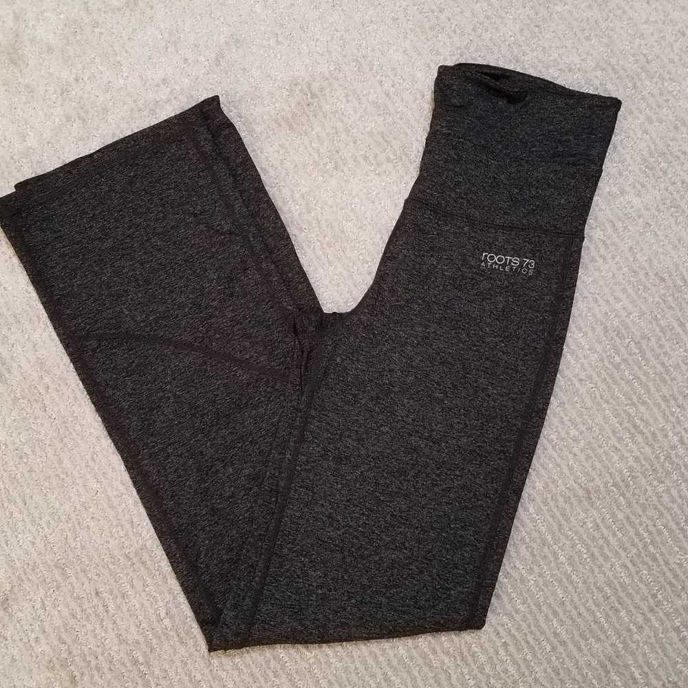 Roots yoga pants🍁